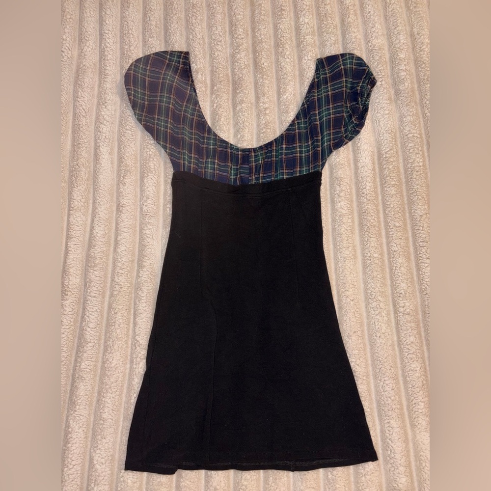 Plaid and Black Dress - Picture 4 of 4